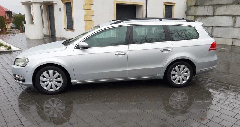 Volkswagen Passat cena 24900 przebieg: 294000, rok produkcji 2011 z Cieszanów małe 466